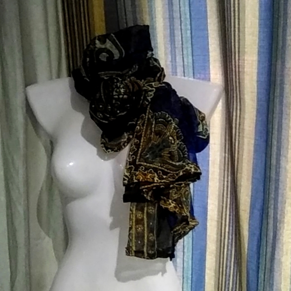 Woman's Shaul or scarf paisley colours - Picture 1 of 4